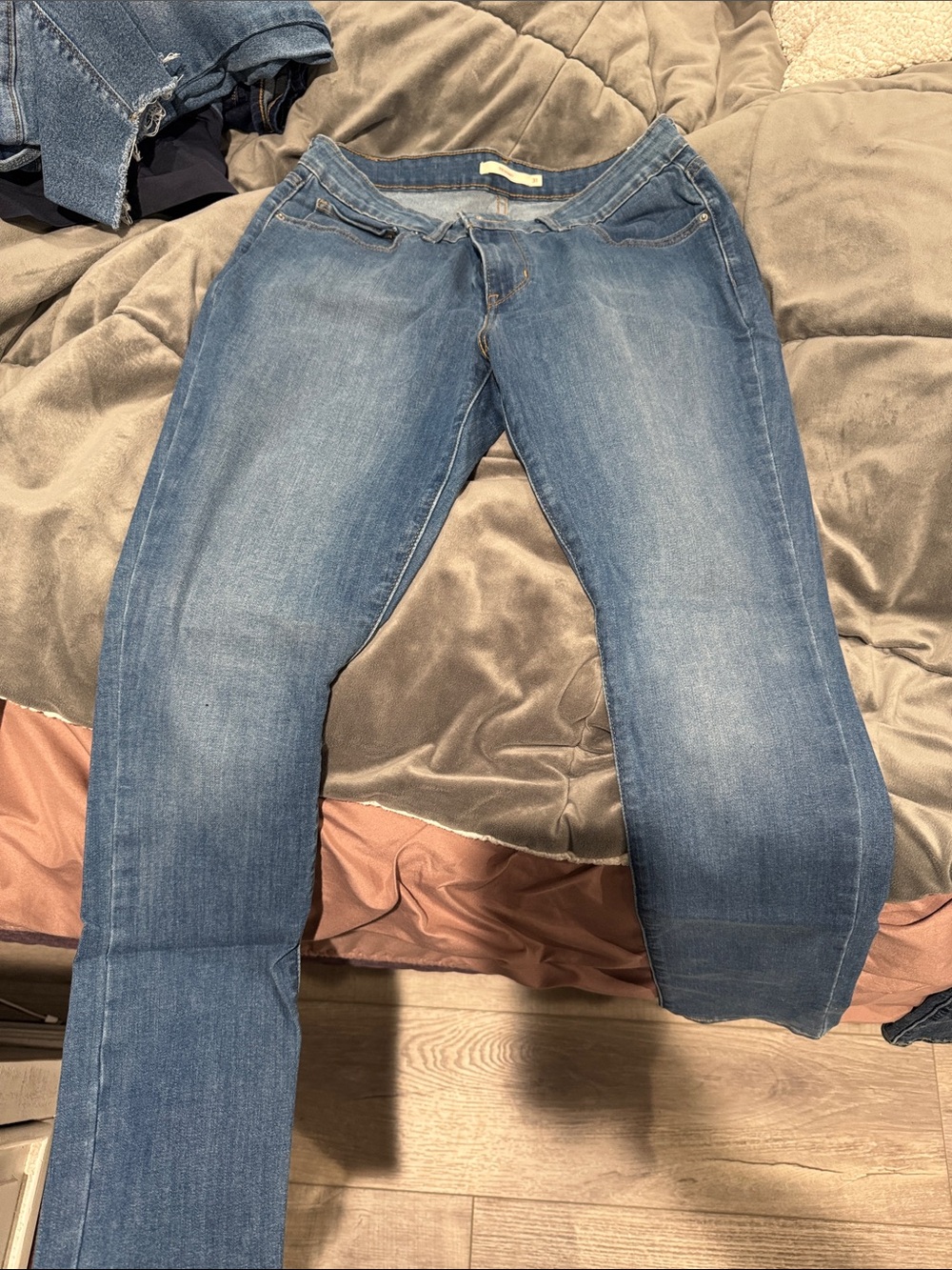 Levi's Women's Skinny Jeans in Mid Blue Wash